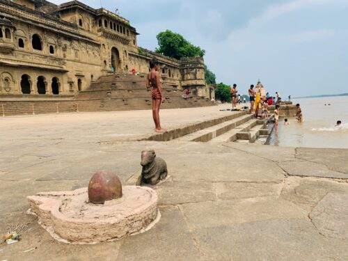 Maheshwar, visited as a film location of "Pad Man"