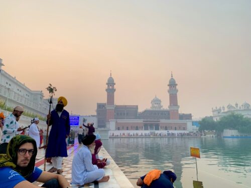 Golden temple, the film location of Rab Ne Bana Di Jodi.