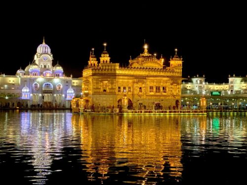 Golden temple, the film location of Rab Ne Bana Di Jodi.