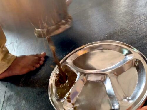 "Himself He Cooks", Guru Ka Langar in Golden temple