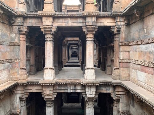 Dada hari ni vav step well.