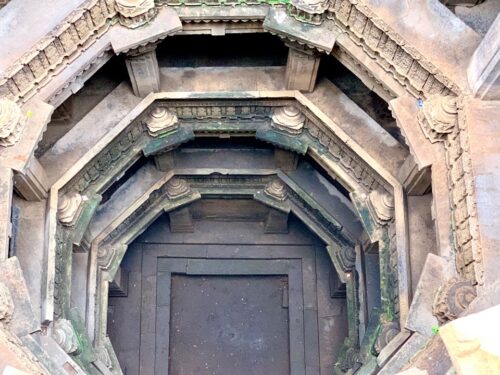 Dada hari ni vav step well.